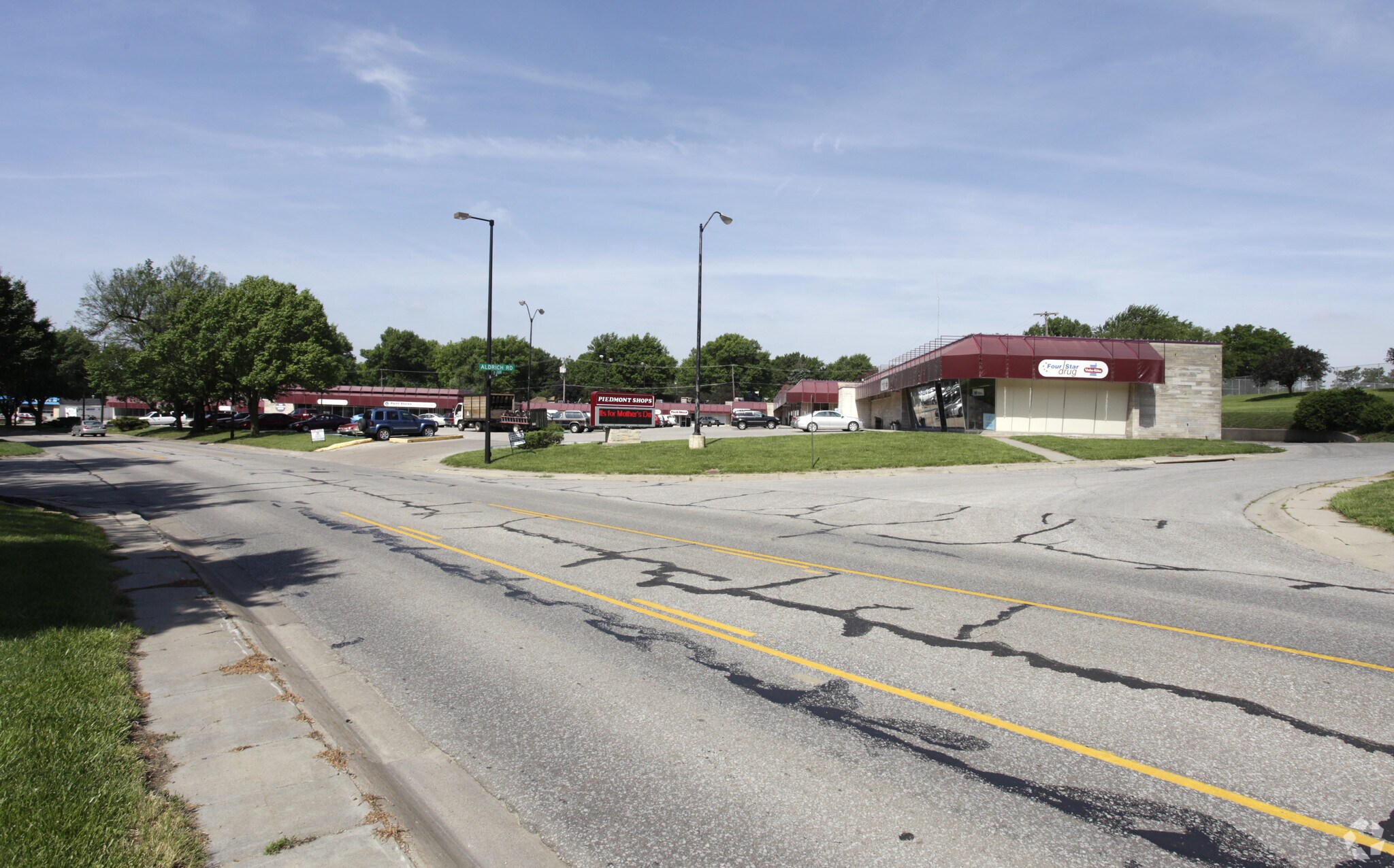 1265 S Cotner Blvd, Lincoln, NE à louer Photo principale– Image 1 sur 5