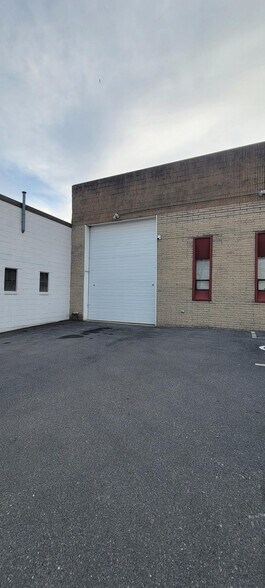 5209 Holland Dr, Beltsville, MD à vendre - Photo de l’immeuble – Image 3 sur 11