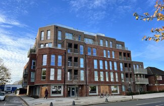 Plus de détails pour 3-5 St Johns Rd, Isleworth - Local commercial à louer