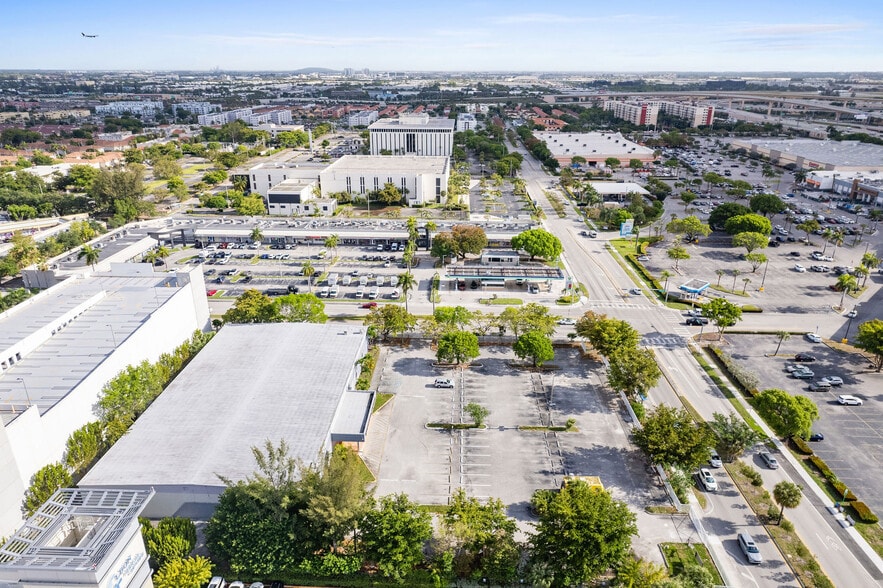 190 NW 79th Ave, Miami, FL à louer - Aérien – Image 2 sur 11
