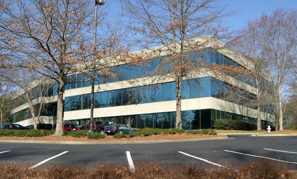 5950 Live Oak Pky, Norcross, GA à louer - Photo de l’immeuble – Image 3 sur 59