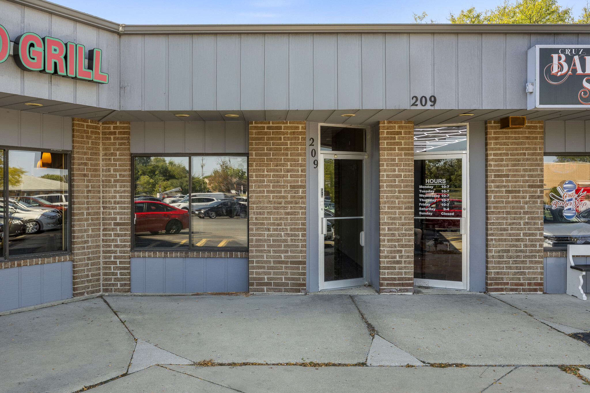 27W181-27W239 Geneva Rd, Winfield, IL à louer Photo intérieure– Image 1 sur 9