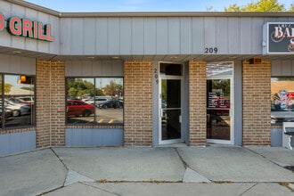 27W181-27W239 Geneva Rd, Winfield, IL à louer Photo intérieure– Image 1 sur 9
