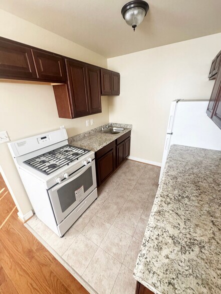 1818 Q St SE, Washington, DC à vendre - Photo de l’immeuble – Image 3 sur 7