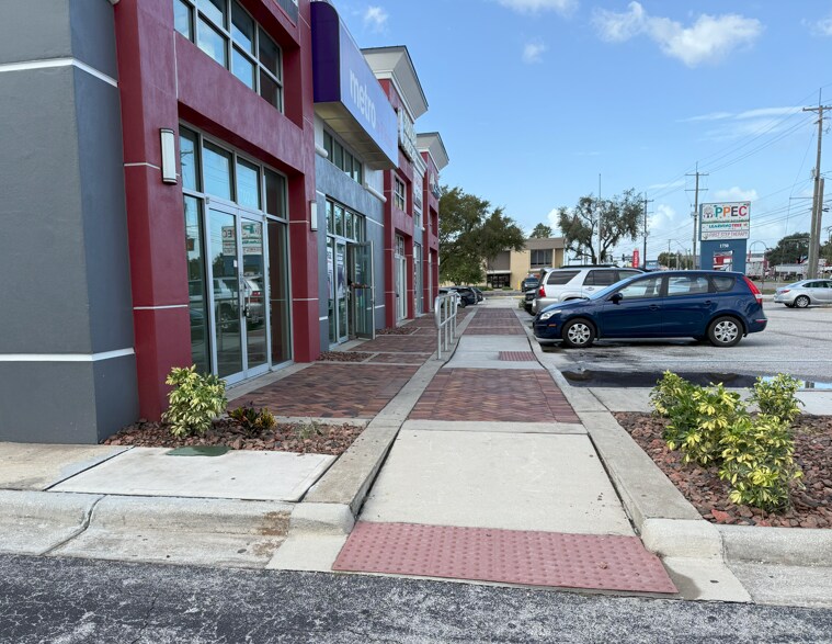 1702 N 50th St, Tampa, FL à louer - Photo de l’immeuble – Image 2 sur 10