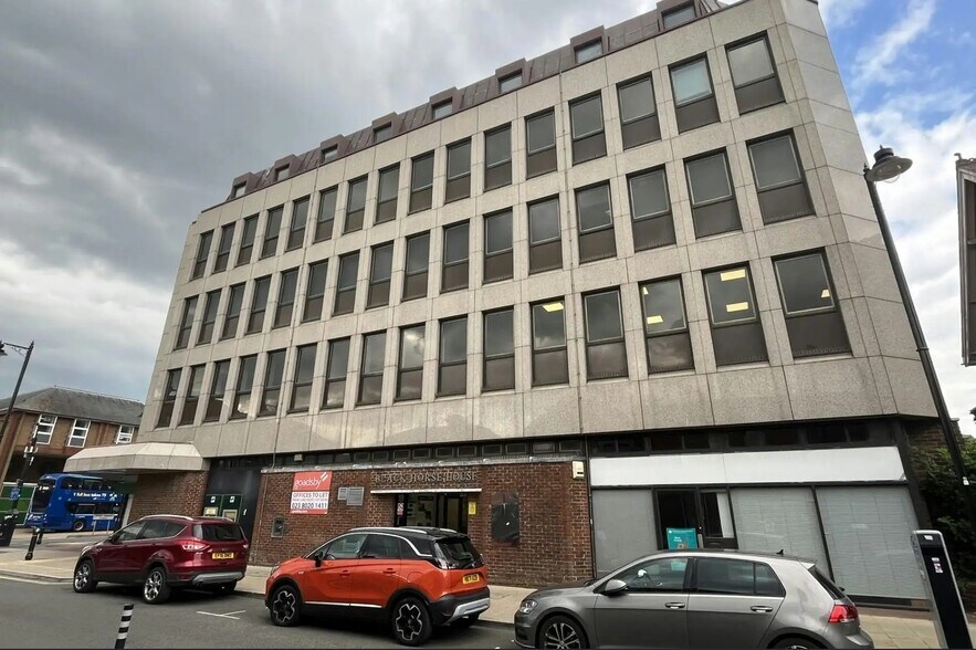 6-10 Leigh Rd, Eastleigh à louer - Photo de l’immeuble – Image 2 sur 2