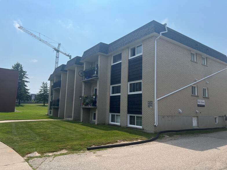 14 Woodfern Crt, Kitchener, ON à vendre - Photo principale – Image 1 sur 1