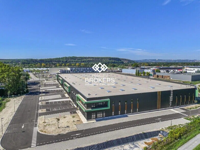 Industriel/Logistique dans Avignon à louer - Photo de l’immeuble – Image 3 sur 5