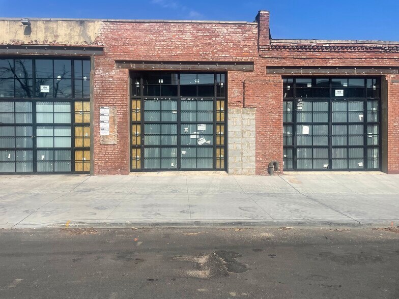 162-166 Van Dyke St, Brooklyn, NY à louer - Photo de l’immeuble – Image 2 sur 8