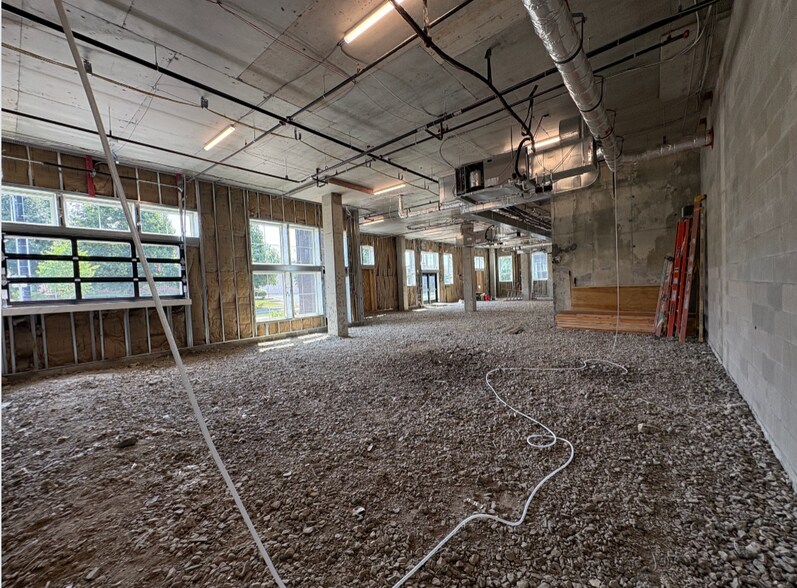 303 E 6th Ave, Columbus, OH à louer - Photo de l’immeuble – Image 3 sur 4