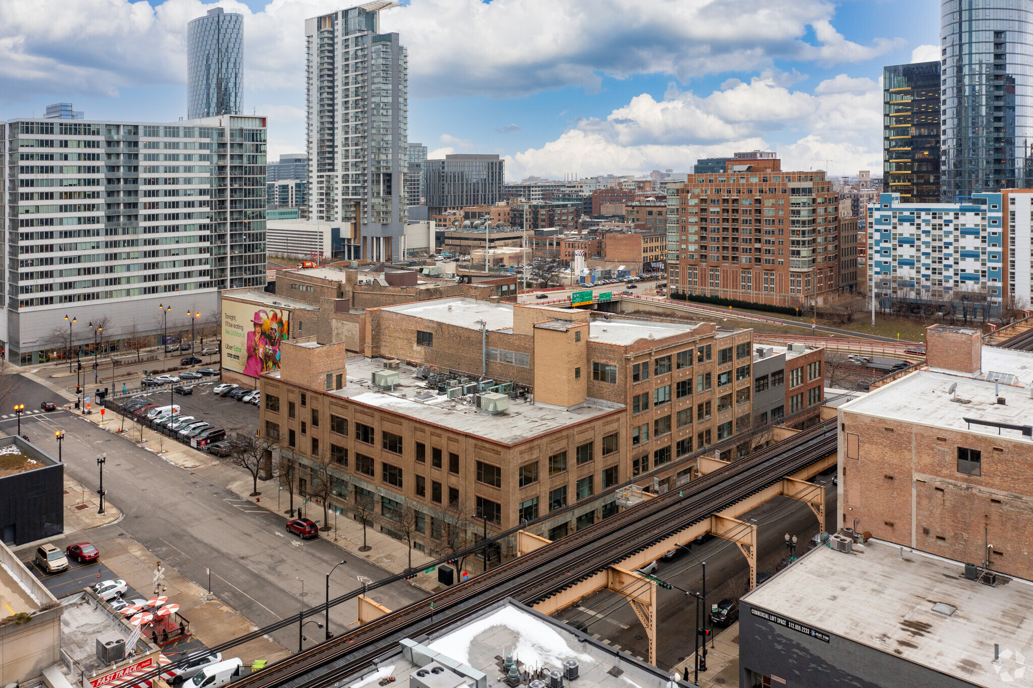 641-651 W Lake St, Chicago, IL à louer Aérien– Image 1 sur 11