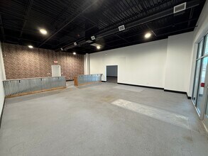 2600 Middletown Commons, White Hall, WV à louer Photo intérieure– Image 2 sur 7