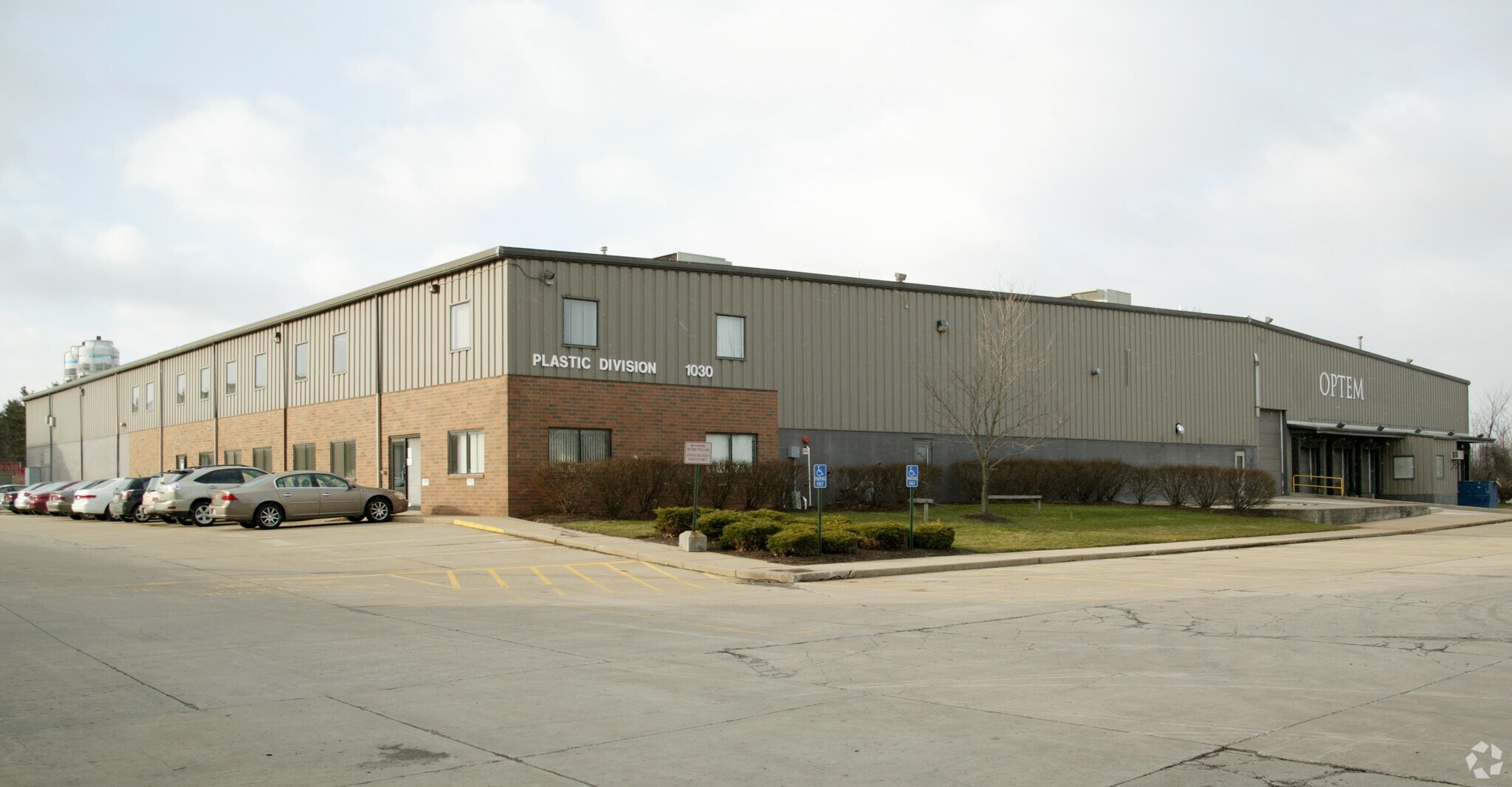 1030 W Smith Rd, Medina, OH à vendre Photo principale– Image 1 sur 11