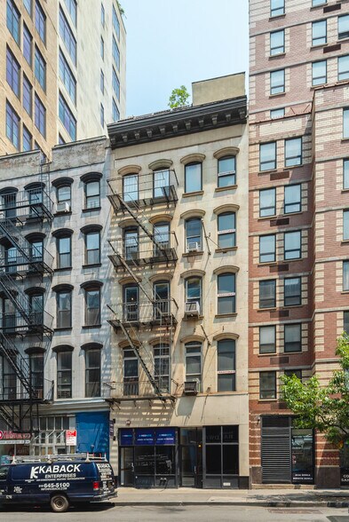 153 Chambers St, New York, NY à vendre - Photo de l’immeuble – Image 3 sur 8