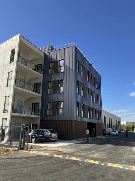 470 Rue Des Valets, Montluel à vendre - Photo de l’immeuble – Image 1 sur 8