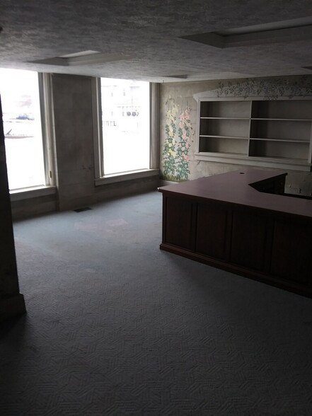 228 E Washington St, Shelbyville, IN à louer - Photo intérieure – Image 3 sur 16