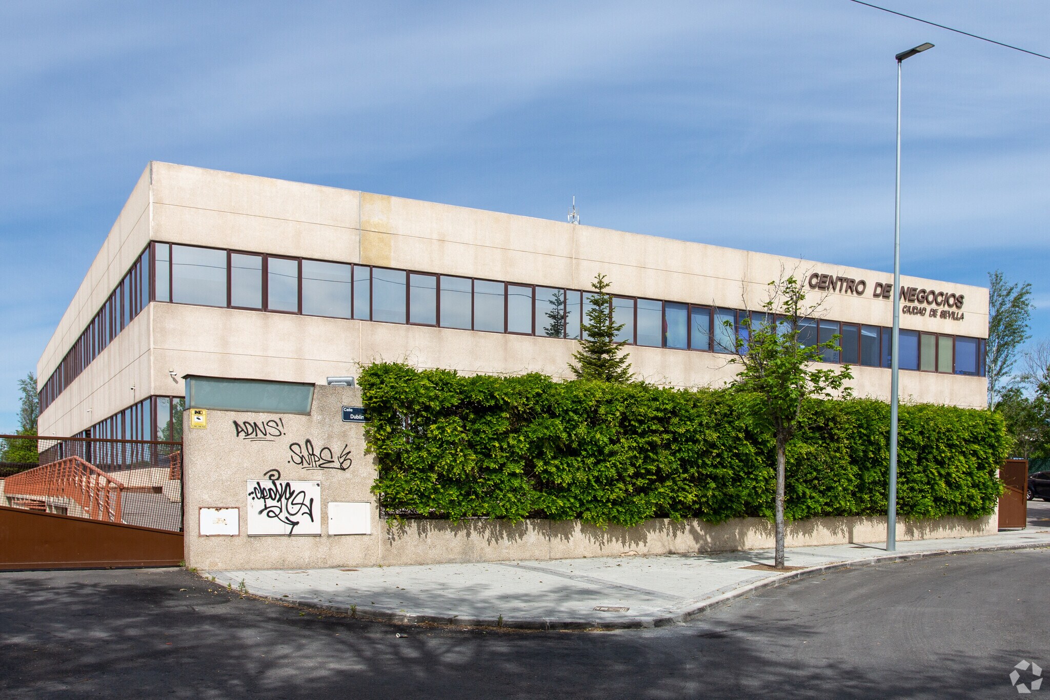 Bureau dans Las Rozas de Madrid, Madrid à louer Photo principale– Image 1 sur 5
