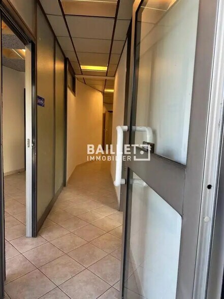 Bureau dans Antibes à vendre - Photo de l’immeuble – Image 3 sur 13