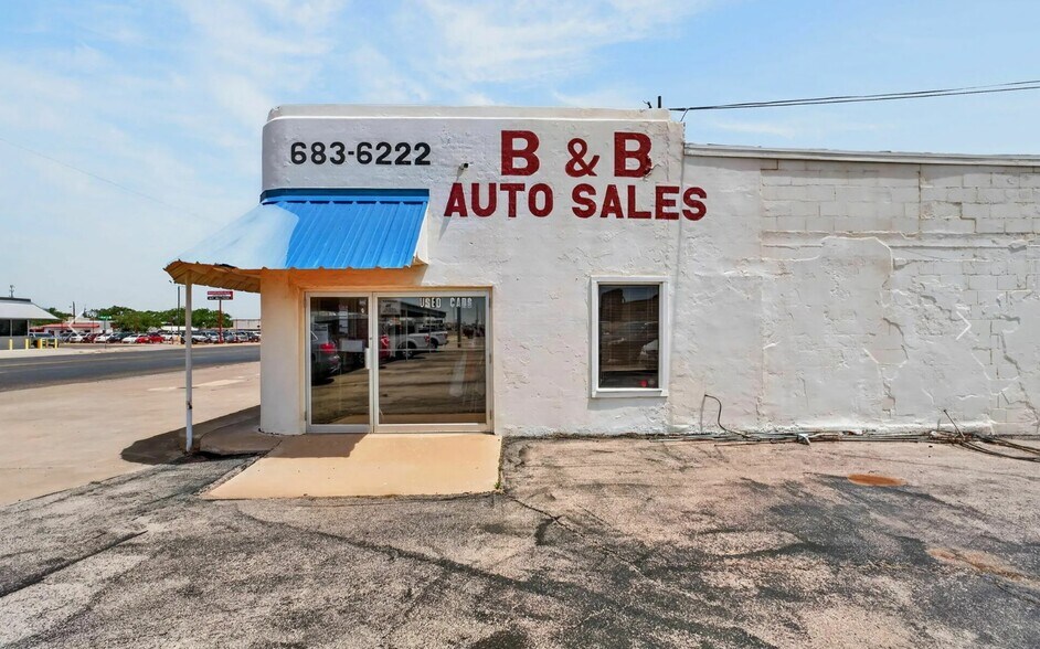 2601 W Wall St, Midland, TX à vendre - Photo de l’immeuble – Image 2 sur 6