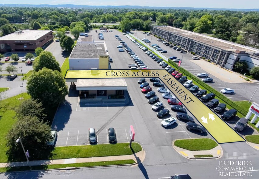 102 Baughmans Ln, Frederick, MD à vendre - Photo de l’immeuble – Image 3 sur 16