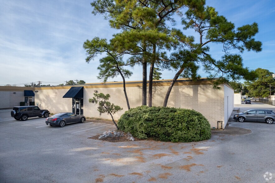 4140 Directors Row, Houston, TX à louer - Photo de l’immeuble – Image 3 sur 7
