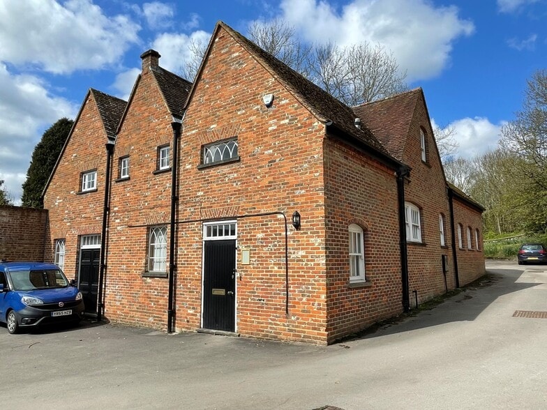 Church St, Chesham à louer - Photo de l’immeuble – Image 1 sur 5