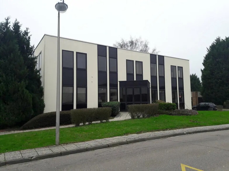 Bureau dans Mont-Saint-Aignan à louer - Photo de l’immeuble – Image 1 sur 11