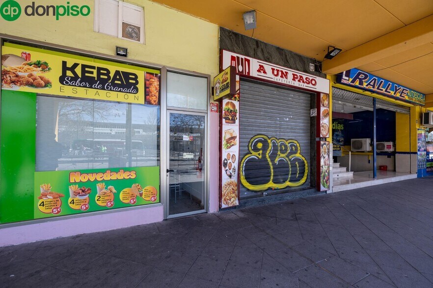 Avenida Juan Pablo II, 92, Granada, Granada à vendre - Photo de l’immeuble – Image 2 sur 31