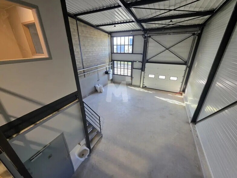 Local d’activités dans Ormoy à louer - Photo intérieure – Image 3 sur 12