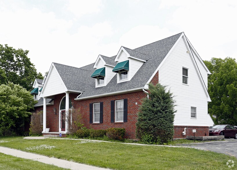 1421 S Reynolds Rd, Toledo, OH à vendre - Photo principale – Image 1 sur 6