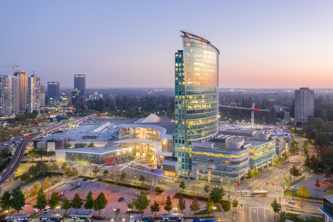 Plus de détails pour 10153 King George Blvd, Surrey, BC - Bureau, Local commercial à louer