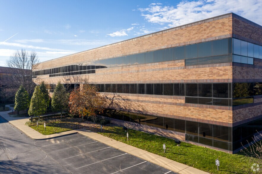 9900 Corporate Campus Dr, Louisville, KY à vendre - Photo de l’immeuble – Image 3 sur 10