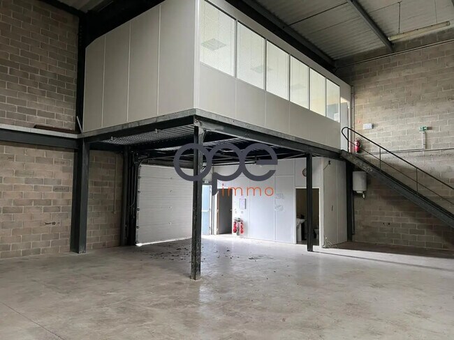 Plus de détails pour Industriel/Logistique à louer