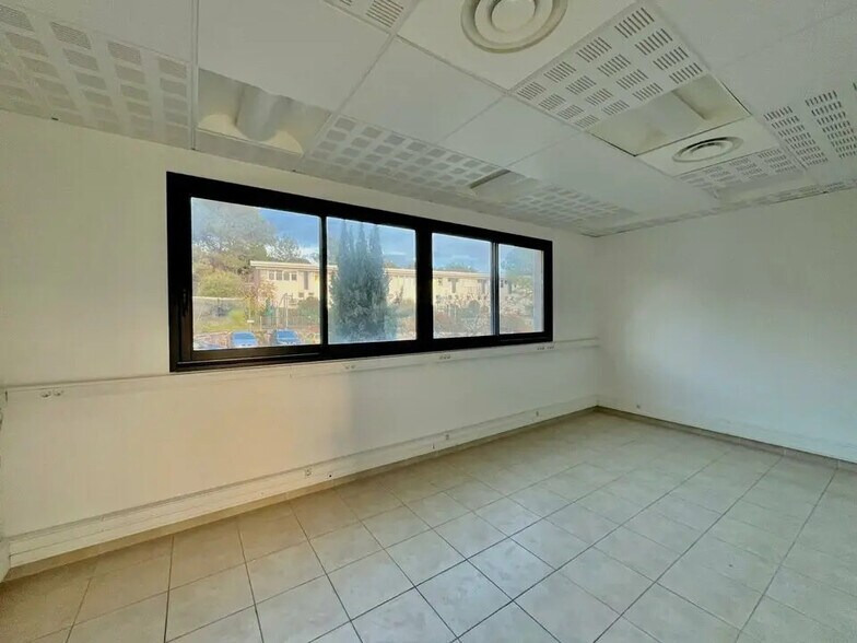 Bureau dans Mouans-Sartoux à louer - Photo intérieure – Image 3 sur 4