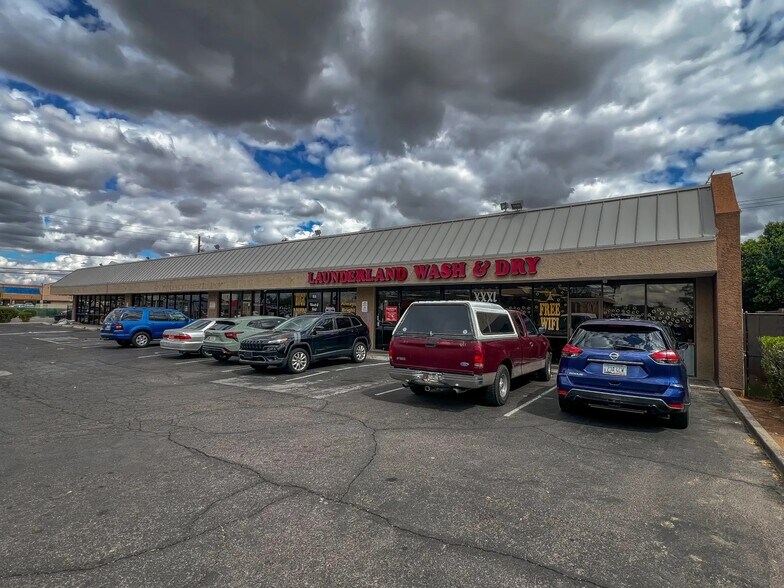3001 E Thomas Rd, Phoenix, AZ à vendre - Photo de l’immeuble – Image 2 sur 3