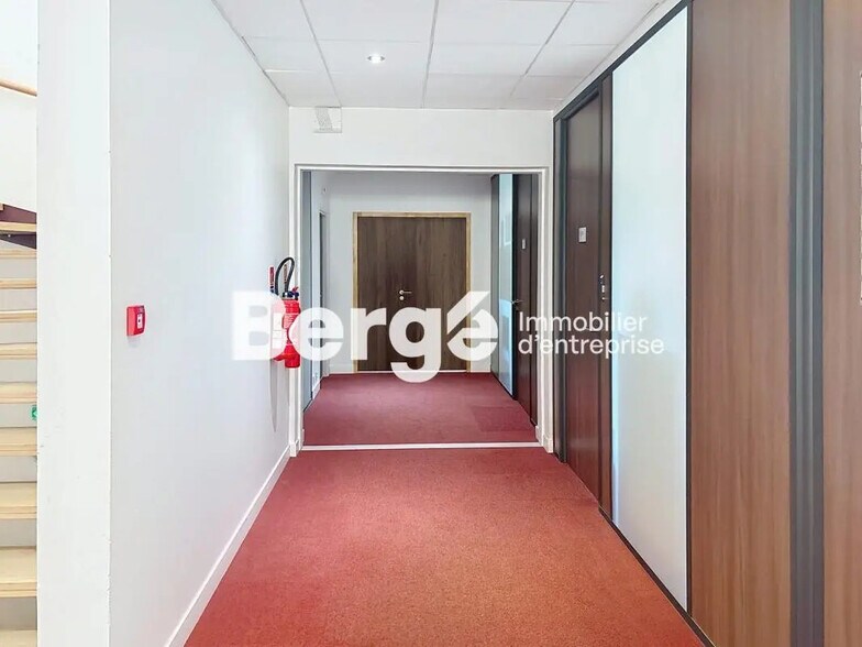 Bureau dans Valbonne à louer - Photo de l’immeuble – Image 3 sur 6