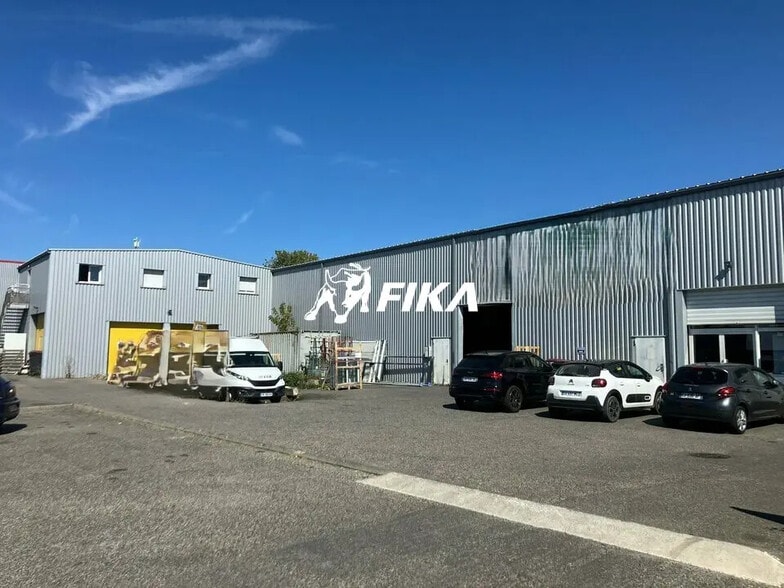 Local d'activités dans Cugnaux à vendre - Photo de l’immeuble – Image 2 sur 10