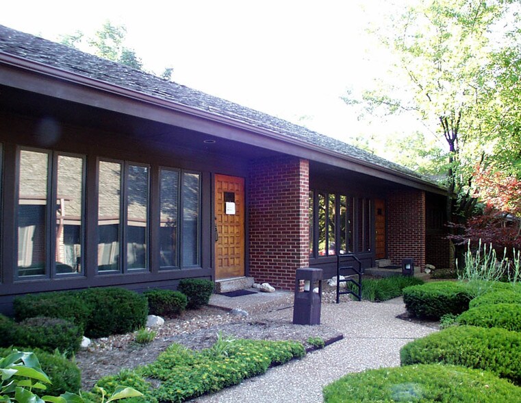 9 The Pines Ct, Creve Coeur, MO à vendre - Autre – Image 2 sur 13