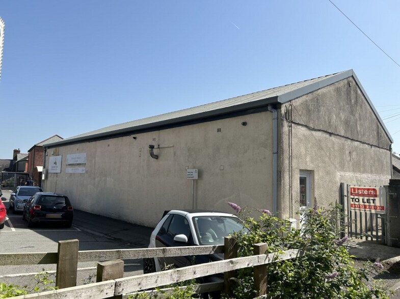 Fore St, Saltash à louer - Photo de l’immeuble – Image 2 sur 3