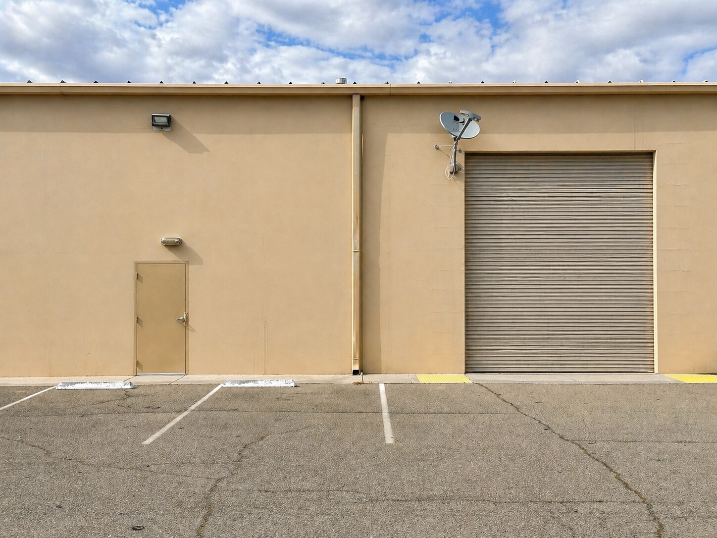 528 Noble St, Madera, CA à louer Photo de l’immeuble– Image 1 sur 11