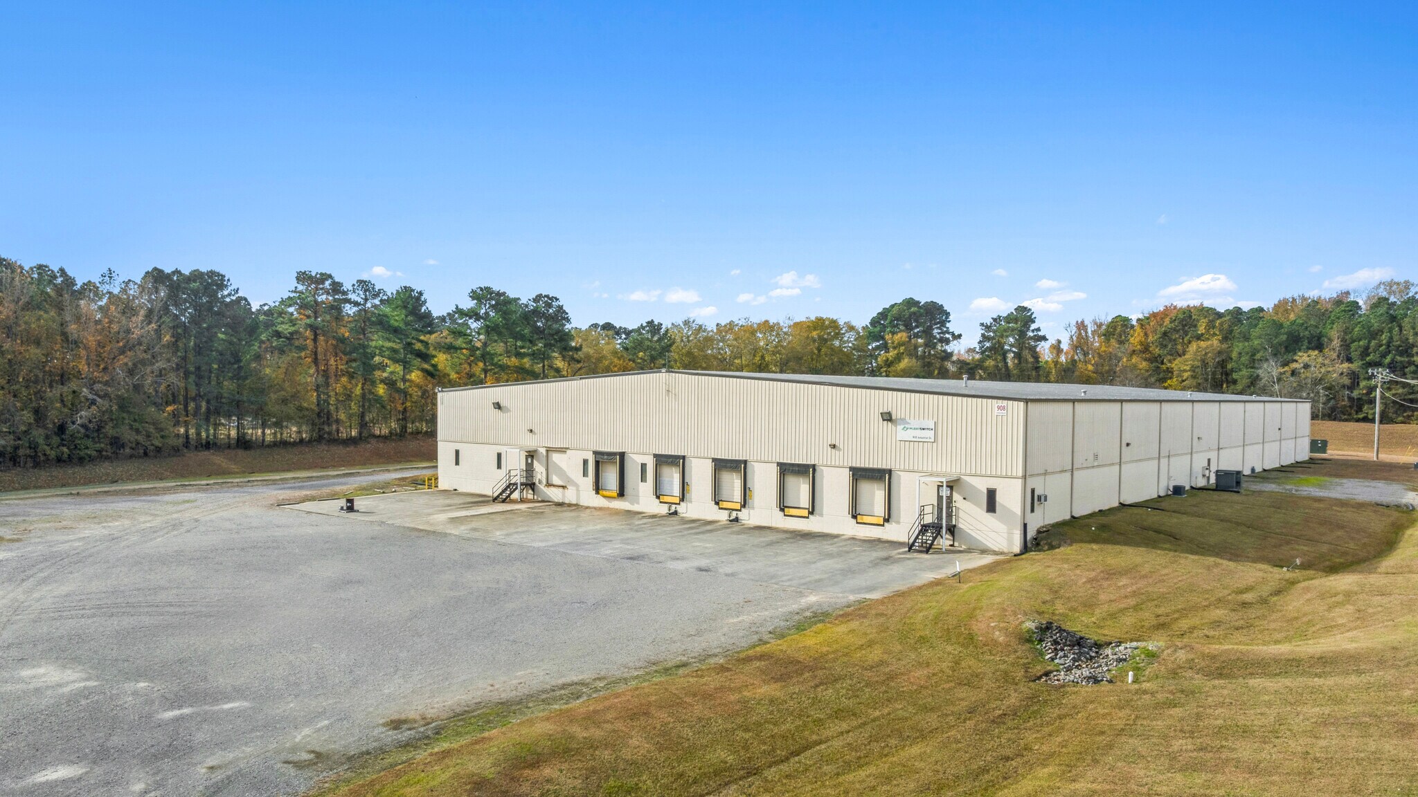 908 J R Industrial Dr, Sanford, NC à louer Photo principale– Image 1 sur 6
