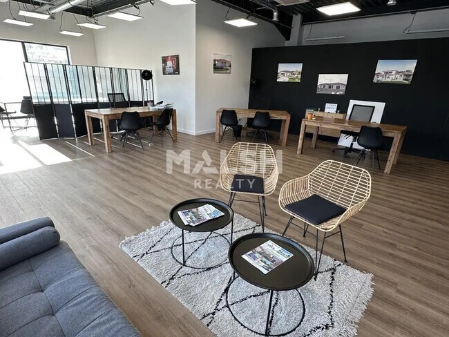 Plus de détails pour Bureau à louer