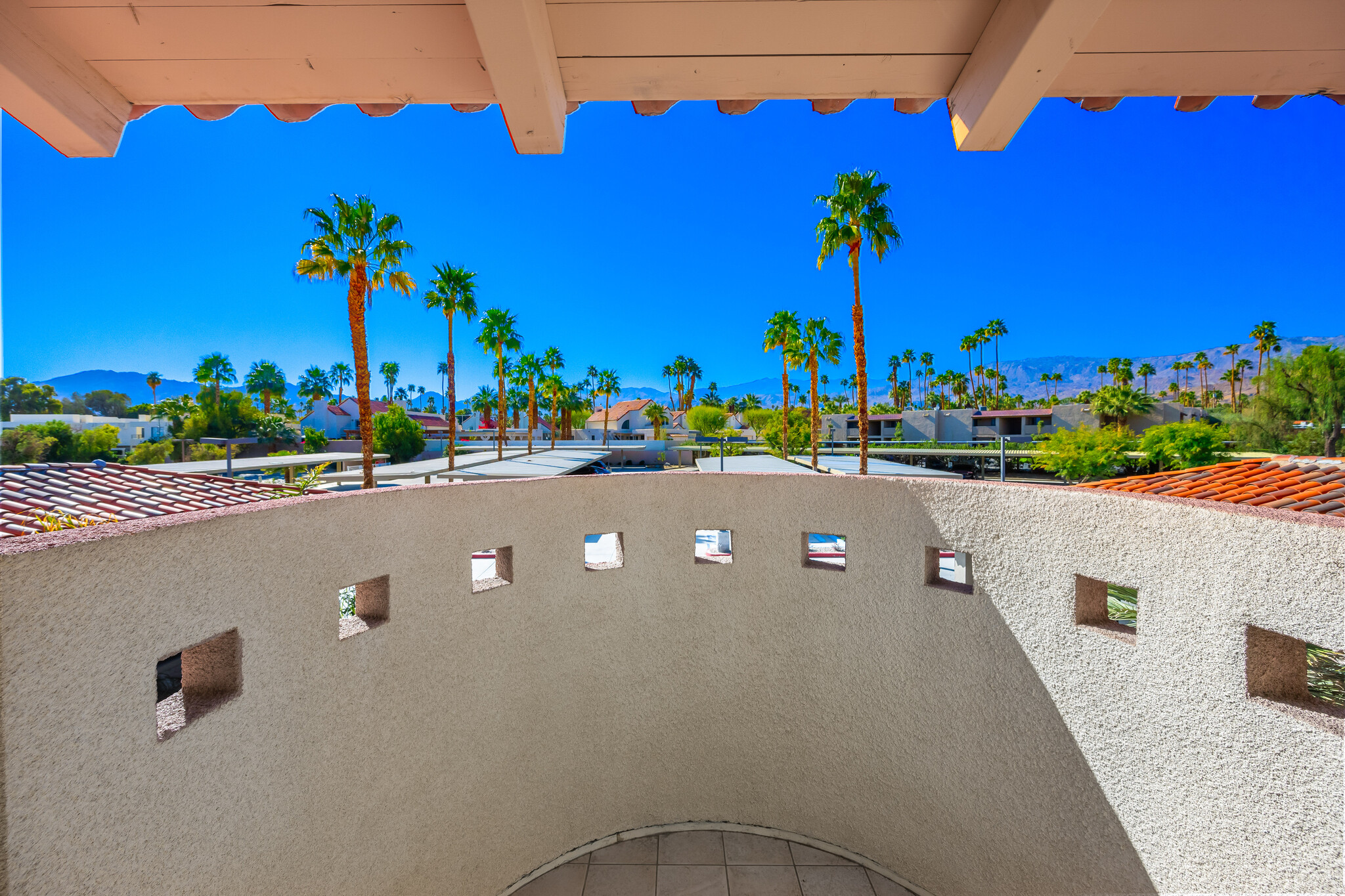 73255 El Paseo, Palm Desert, CA à louer Photo de l’immeuble– Image 1 sur 18