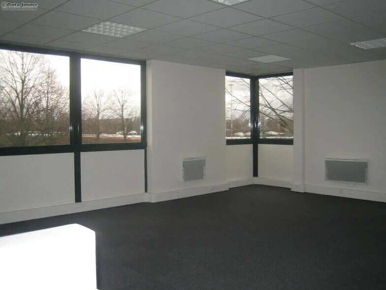 Industriel/Logistique dans Villepinte à louer - Photo de l’immeuble – Image 3 sur 18