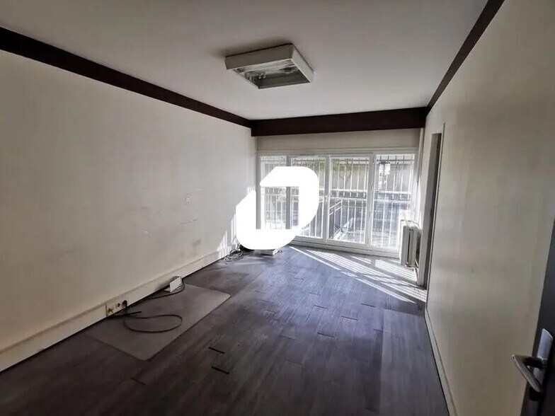 Bureau dans Montrouge à louer - Photo de l’immeuble – Image 3 sur 20