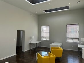 12 W Madison St, Baltimore, MD à louer Photo de l’immeuble– Image 1 sur 4