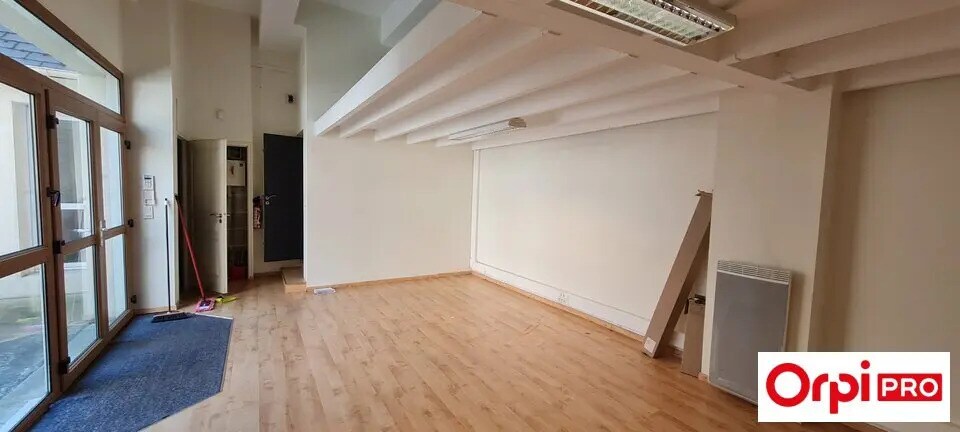 Bureau dans Saint-Brieuc à louer - Photo de l’immeuble – Image 2 sur 2