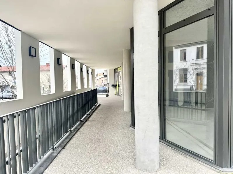 43 Rue De La Republique, Genas à vendre Photo de l’immeuble– Image 1 sur 5