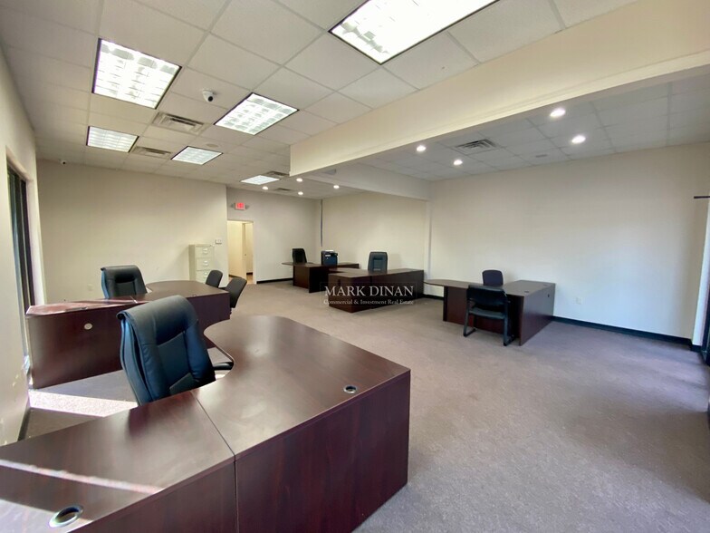 37 Buck Creek Plz, Alabaster, AL à louer - Photo de l’immeuble – Image 2 sur 10