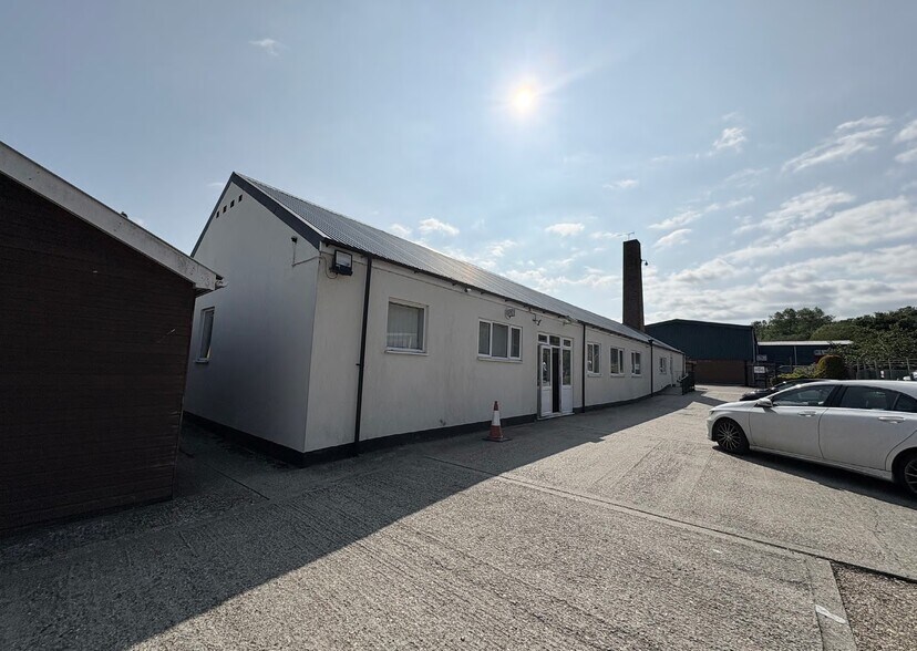 Claylands Rd, Bishops Waltham à louer - Photo principale – Image 1 sur 4